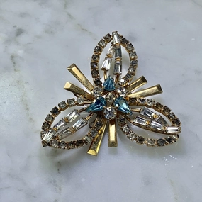 Vintage Rhinestone Brooch by Phyllis. Snowflake Lapel Pin or Sweater Clip. Necklace or Bracelet. Trendy Finish True Elegance