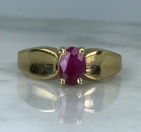 Vintage Ruby Engagement Ring in 14K Yellow Gold. July Birthstone. 15th Anniversary. 1970s. Size 5 Model Mood Distinctive Touch