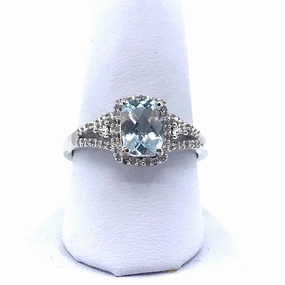 Elegant Gifts White Gold Aquamarine Ring